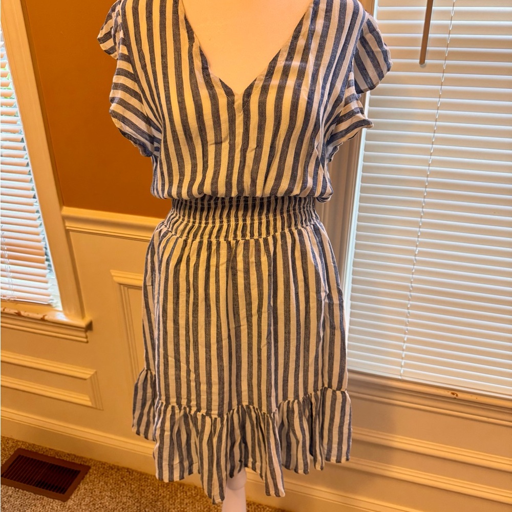 Rails blue and white short-sleeve dress in size: M